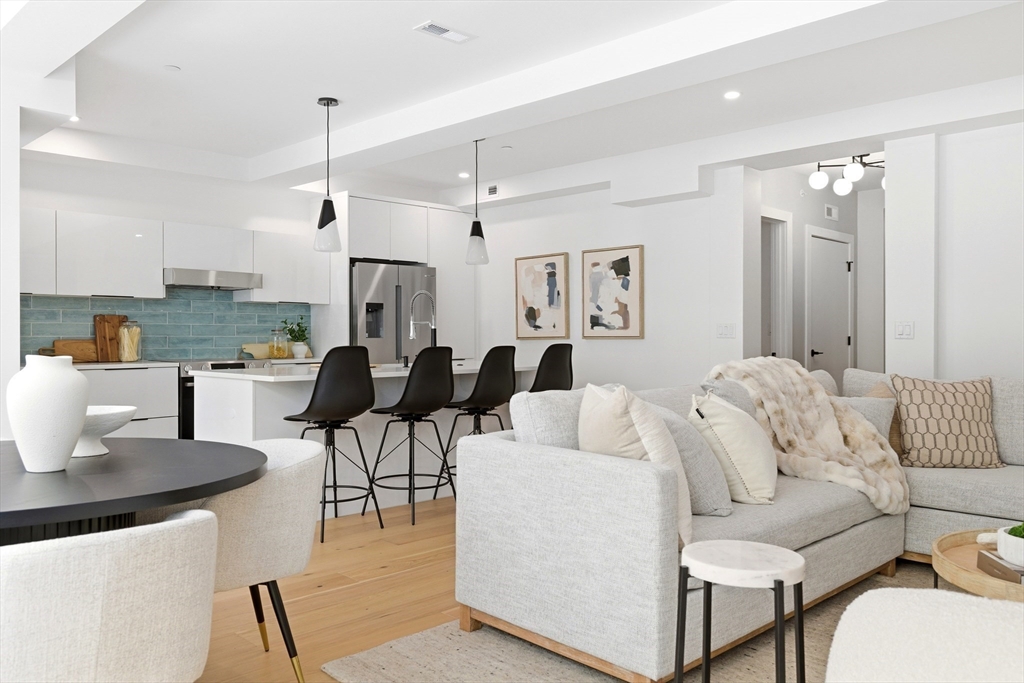 230 Friend Street, Unit 2 Boston, MA 02114 - Photo 7 of 23