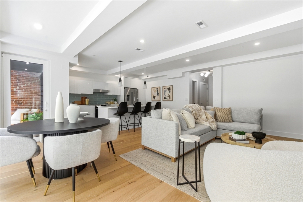 230 Friend Street, Unit 2 Boston, MA 02114 - Photo 10 of 23