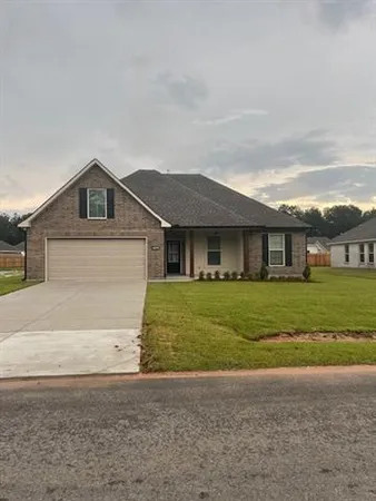 $2,200 | 42290 Blue Bay Drive, Ponchatoula, LA 70454