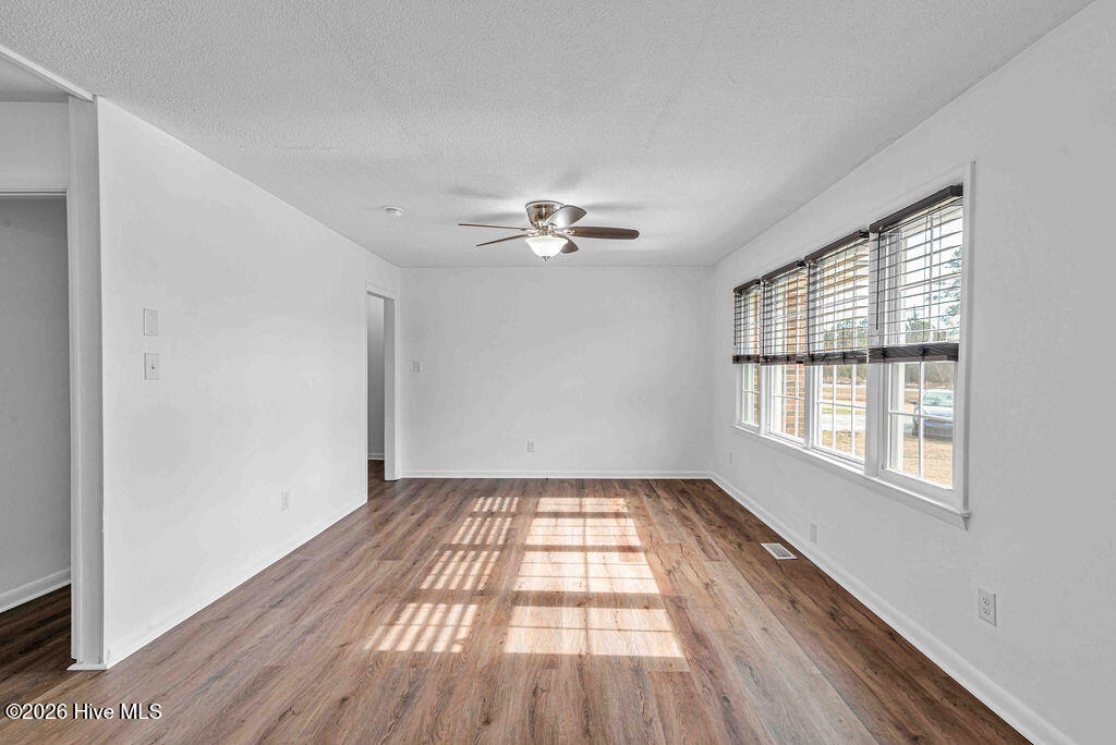 1380 Lake Cole Road Midway Park, NC 28544 - Photo 8 of 24 Living Room