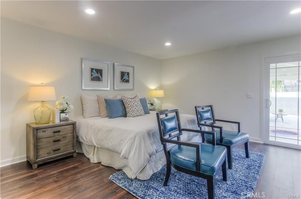 1925 North Screenland Drive Burbank, CA 91505 - Photo 20 of 31 a bed room with a bed and a chair