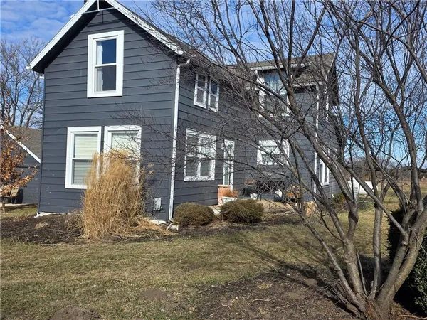$370,000 | 9170 West 311th Street, Louisburg, KS 66053