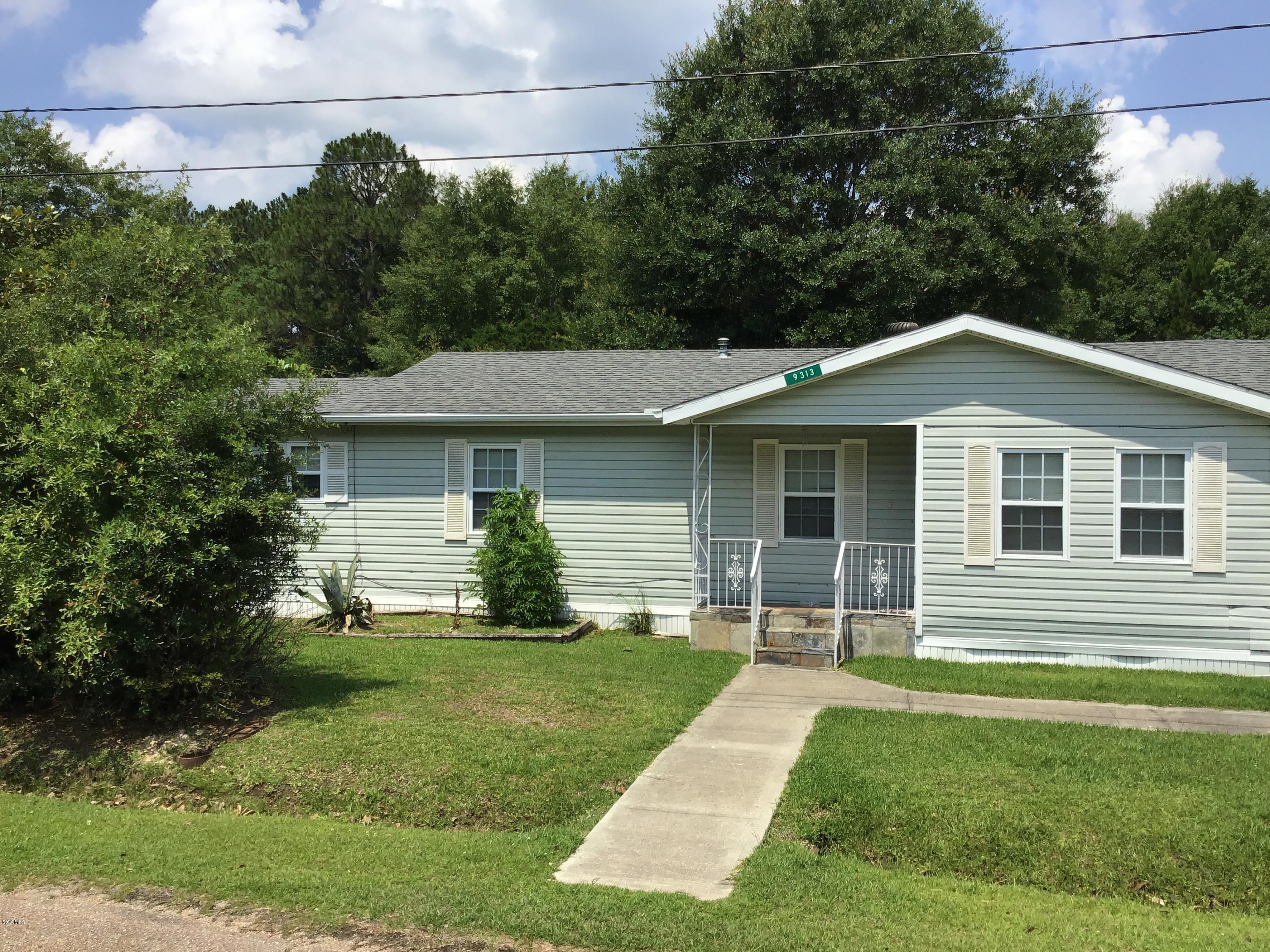 9313 Halsell Rd.
