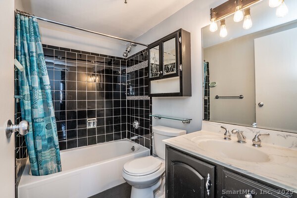 100 Wells Street, Unit R802 Hartford, CT 06103 - Photo 19 of 25 Bathroom