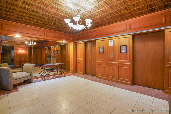 100 Wells Street, Unit R802 Hartford, CT 06103 - Photo 23 of 25 Elevator/lobby