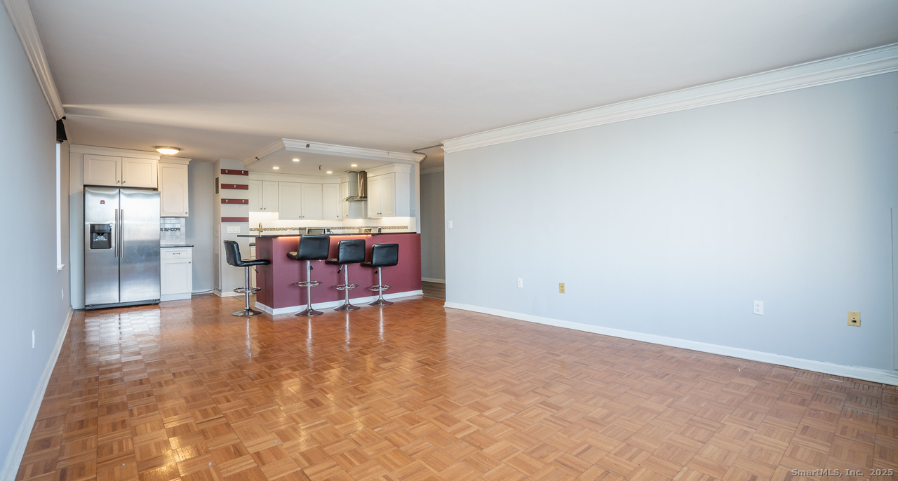 100 Wells Street, Unit R802 Hartford, CT 06103 - Photo 8 of 25 Living room/ kitchen