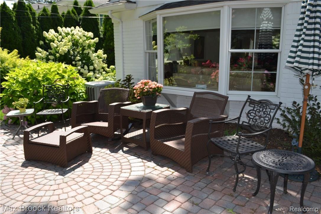 2640 Amberly Road Bloomfield Hills, MI 48301 - Photo 9 of 29 DSC_0418.JPG