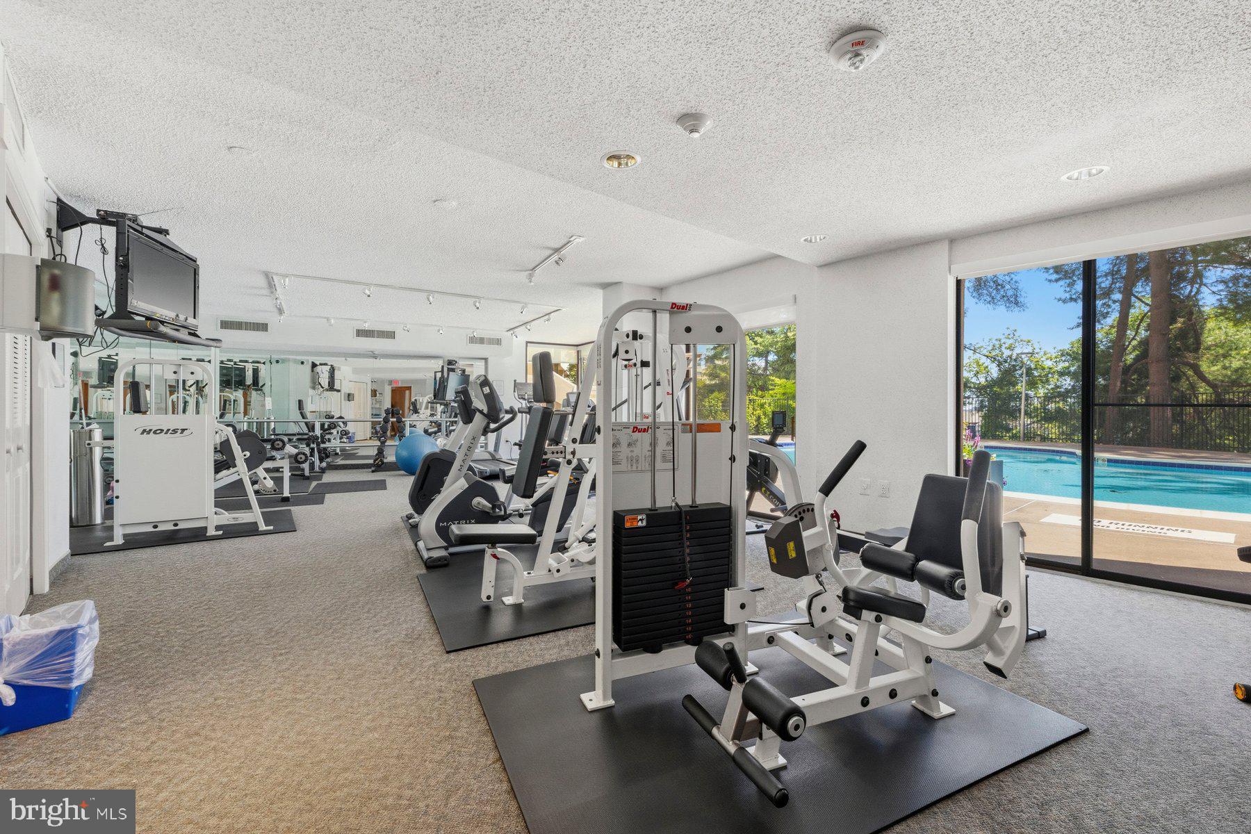 1101 South Arlington Ridge Road, Unit 1109 Arlington, VA 22202 - Photo 33 of 48