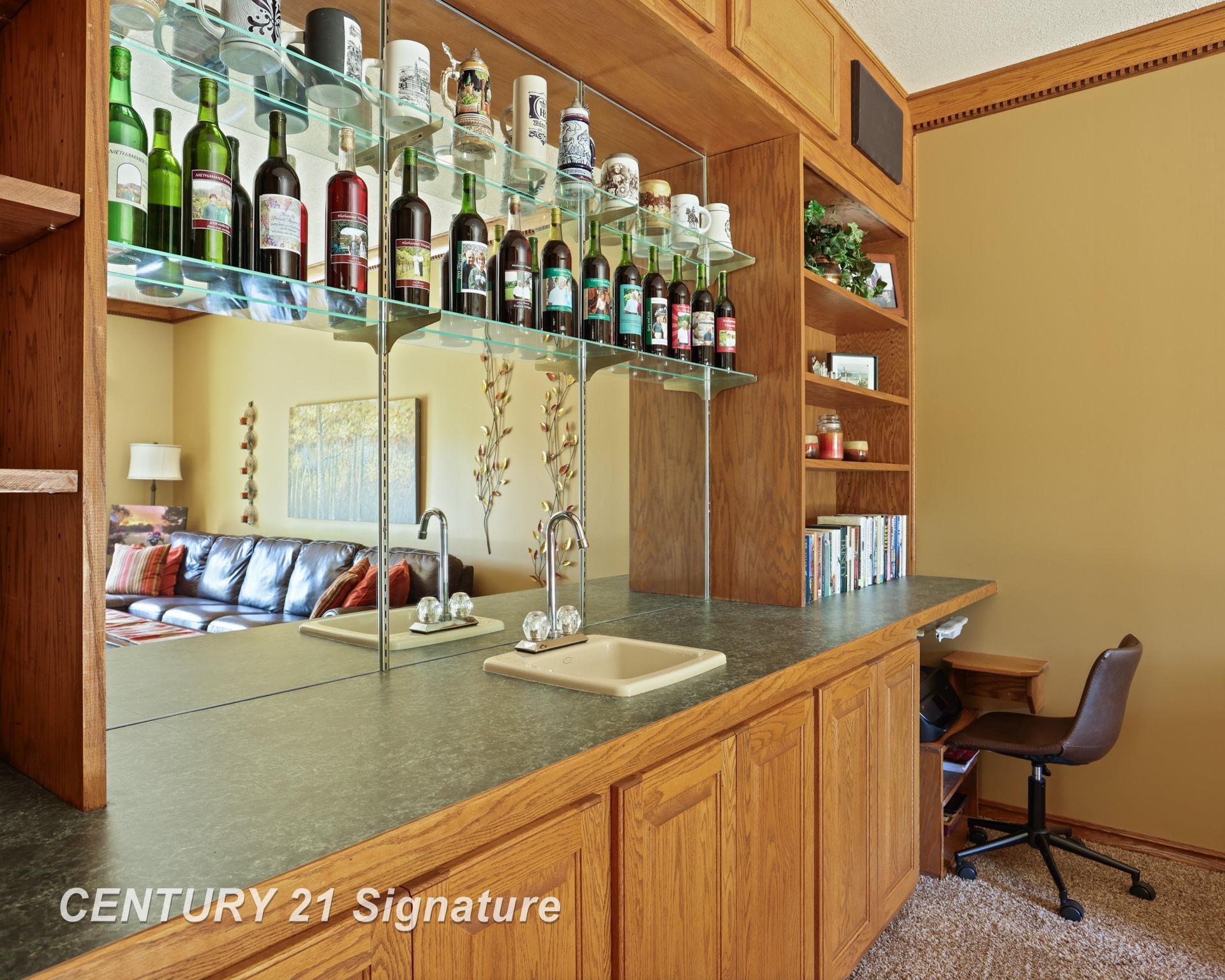 5600 North River Road Freeland, MI 48623 - Photo 20 of 95 50144172-1155aa0f-dc00-4534-b693-907ba32bfb87.JPG