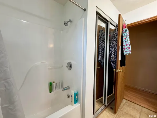 $127,000 | 318 Lift Street, Shawneetown, IL 62984