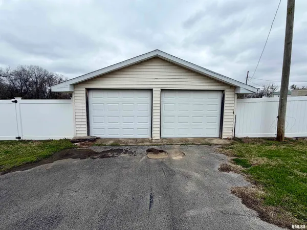 $127,000 | 318 Lift Street, Shawneetown, IL 62984