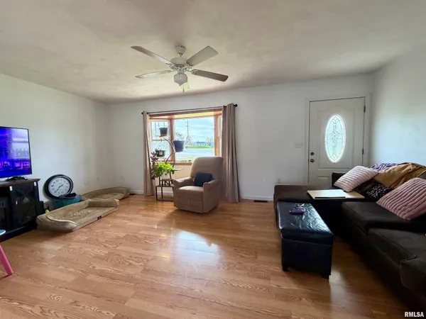 $127,000 | 318 Lift Street, Shawneetown, IL 62984