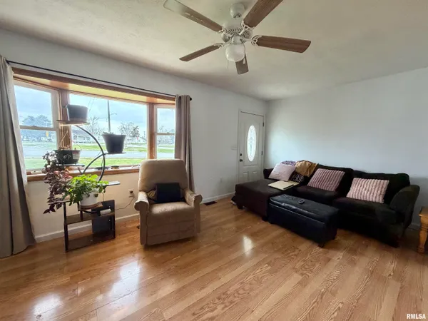 $127,000 | 318 Lift Street, Shawneetown, IL 62984