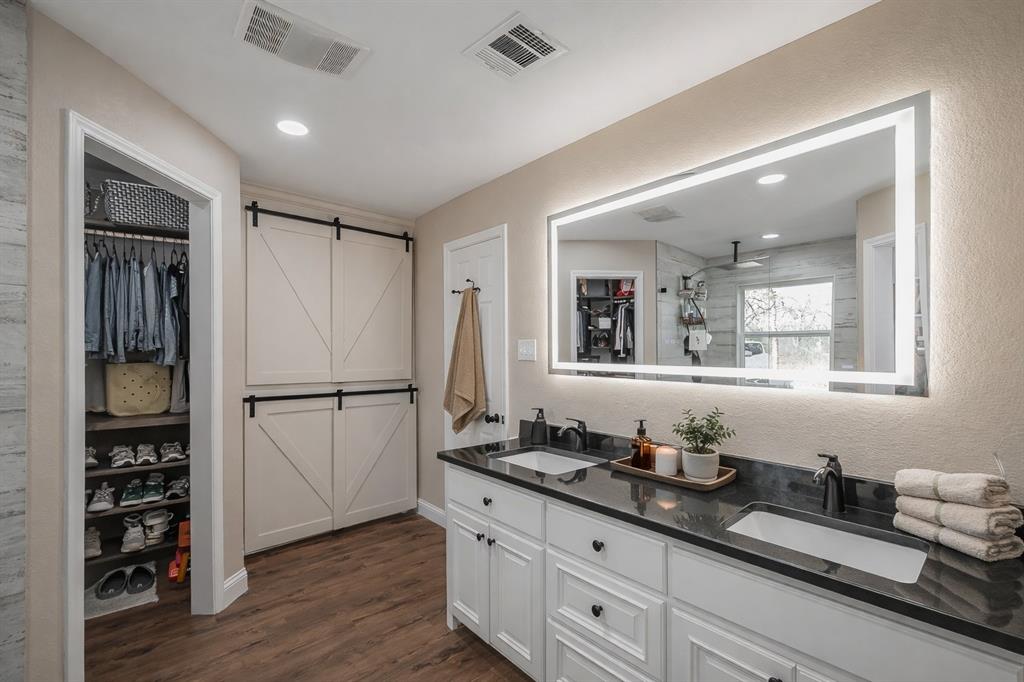 1325 North Katy Road Elm Mott, TX 76640 - Photo 9 of 29 Primary bathroom