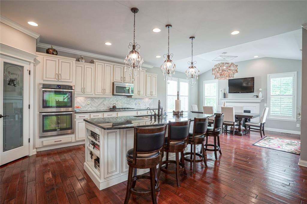 3898 Pelham Road Carmel, IN 46074 - Photo 10 of 59 Gallery Image 10