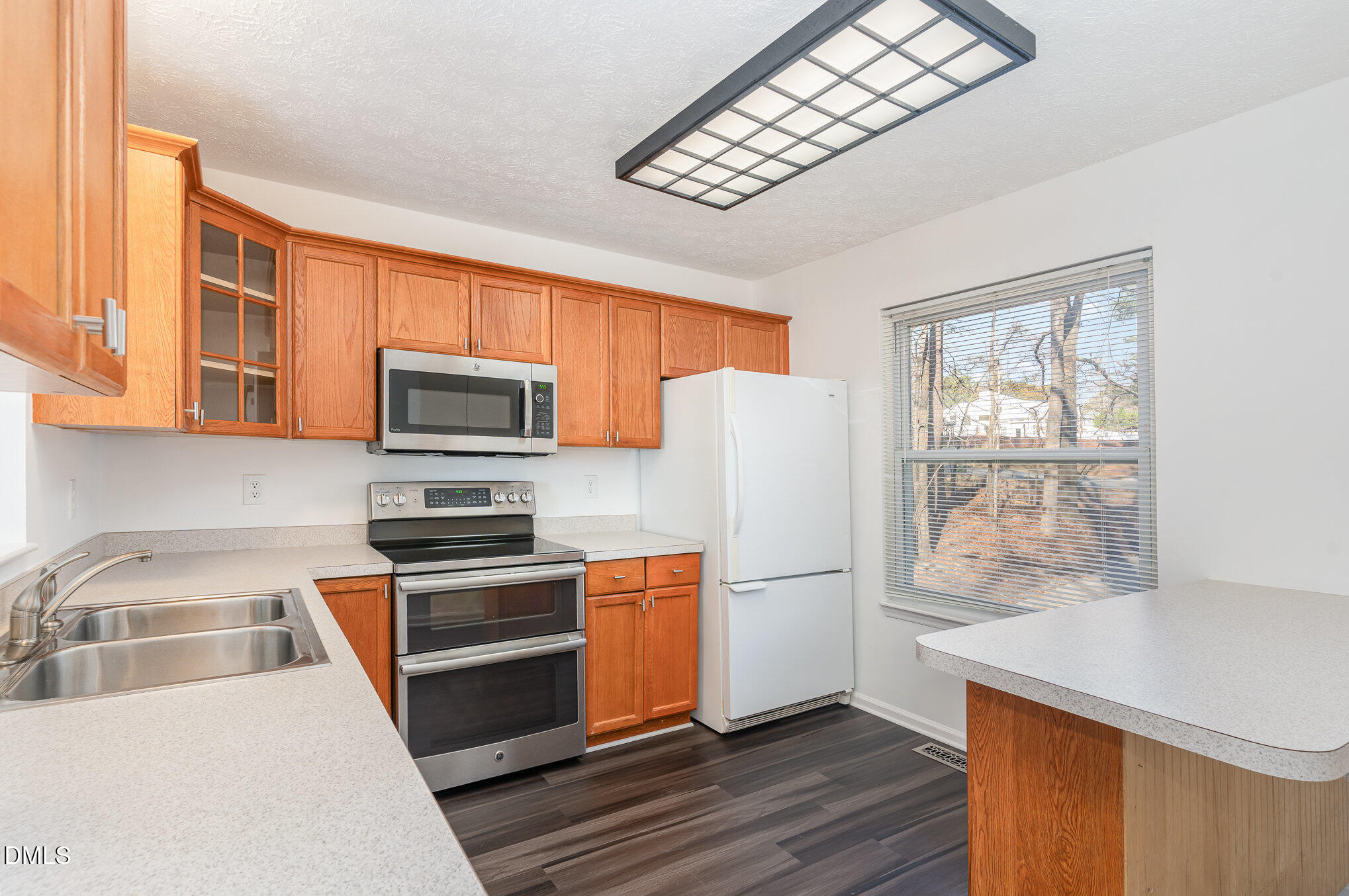 325 Bainbridge Circle Garner, NC 27529 - Photo 4 of 20 004_file_464