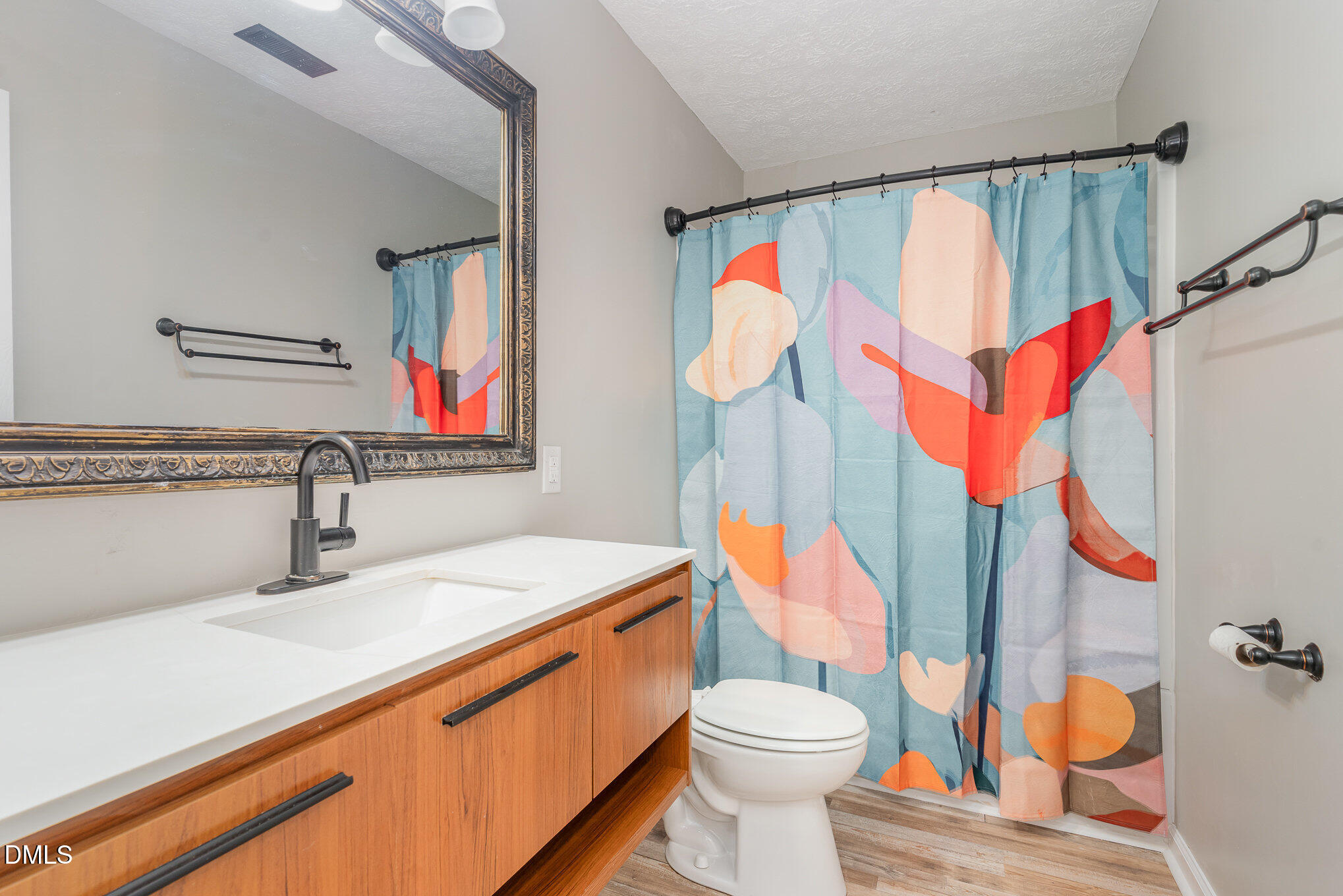 325 Bainbridge Circle Garner, NC 27529 - Photo 8 of 20 008_file_230