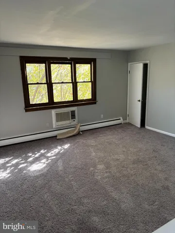 $1,325 | 707 Spruce Street, Collingdale, PA 19023