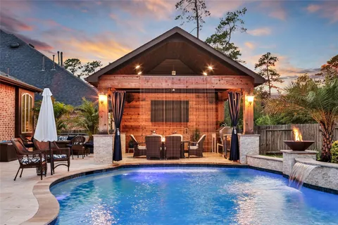$799,999 | 34134 Mill Creek Way, Pinehurst, TX 77362