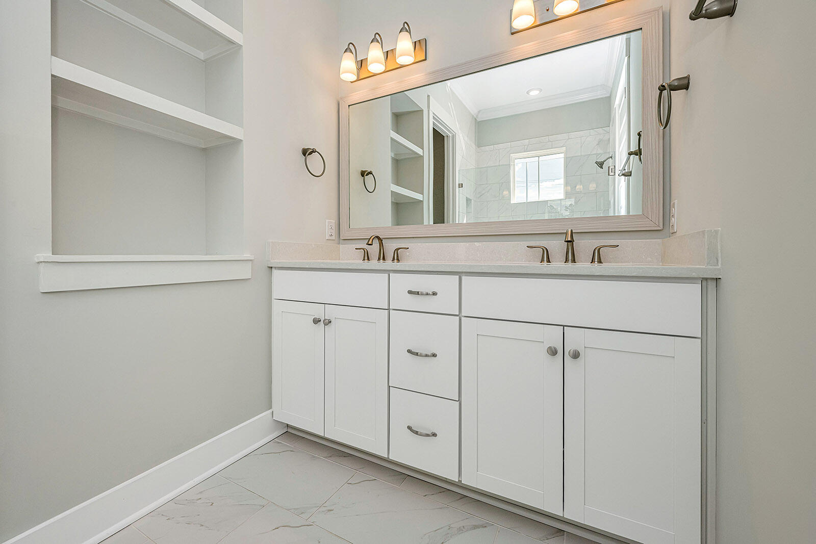 3512 Habenaria Rd Mount, Unit 17 Mount Pleasant, SC 29466 - Photo 23 of 23 Primary Bathroom - Albemarle