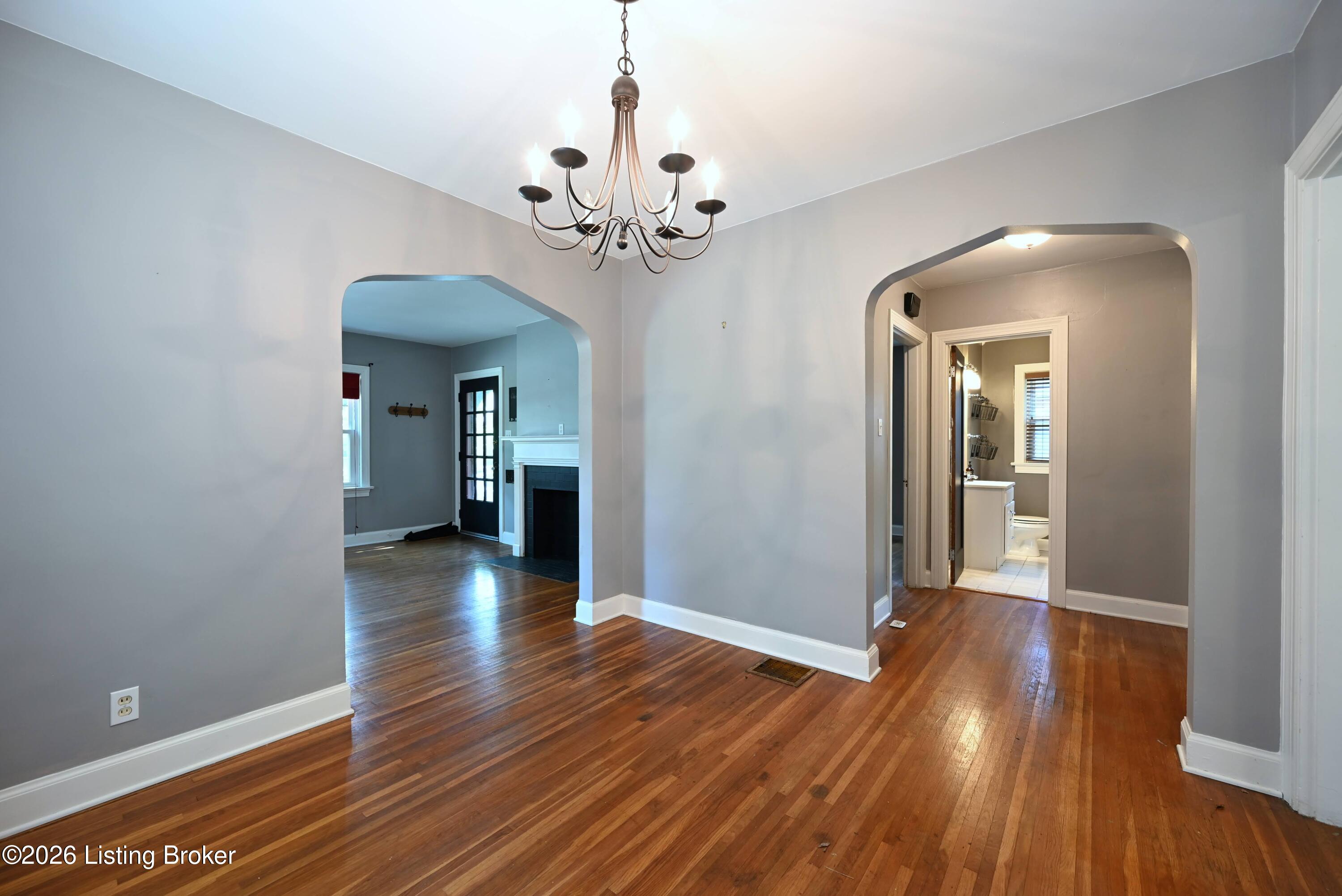 2545 Ridgewood Avenue Louisville, KY 40217 - Photo 10 of 31 DSC_4687