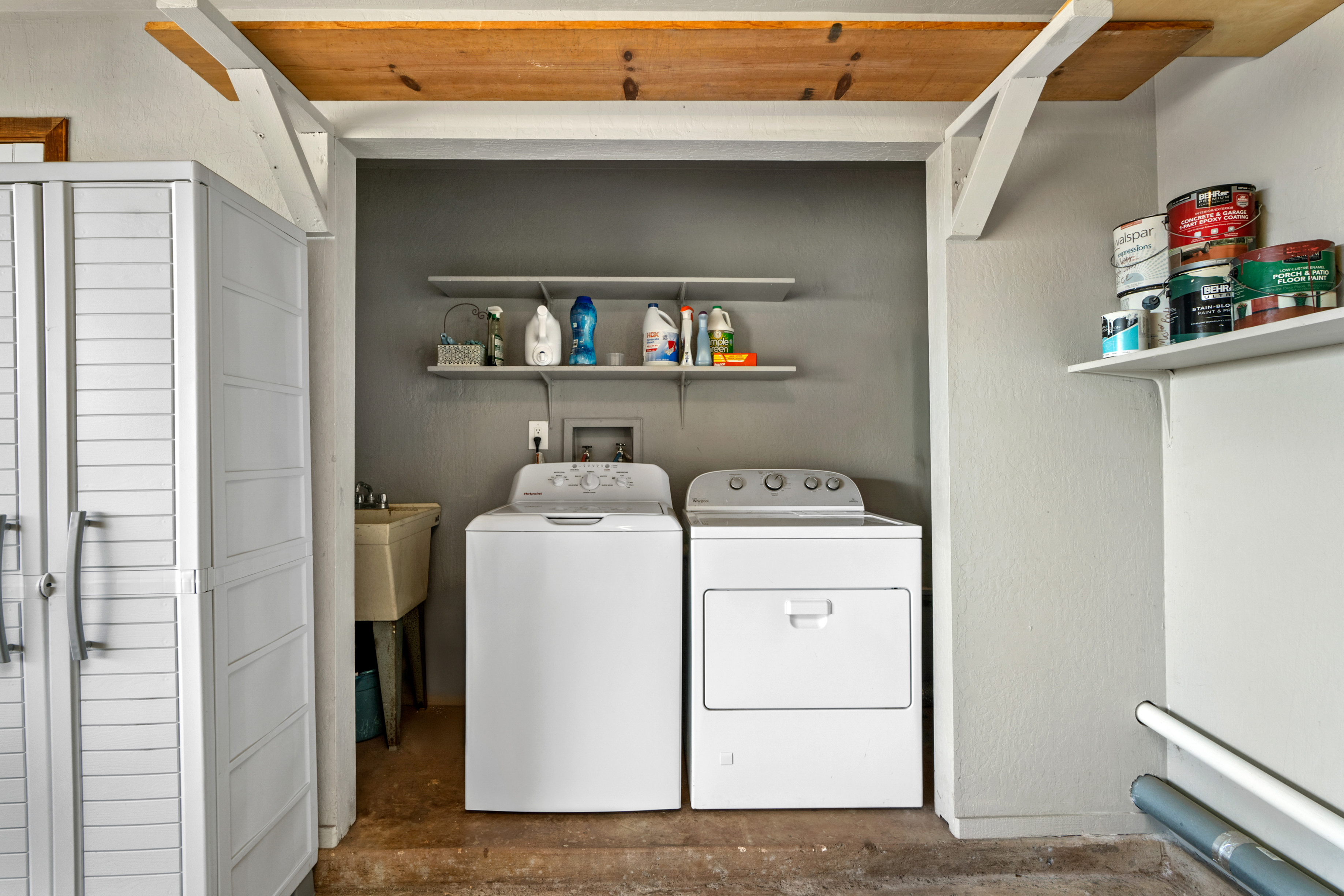 3587 Kaloke Street Kalaheo, HI 96741 - Photo 28 of 30 a utility room with dryer and washer