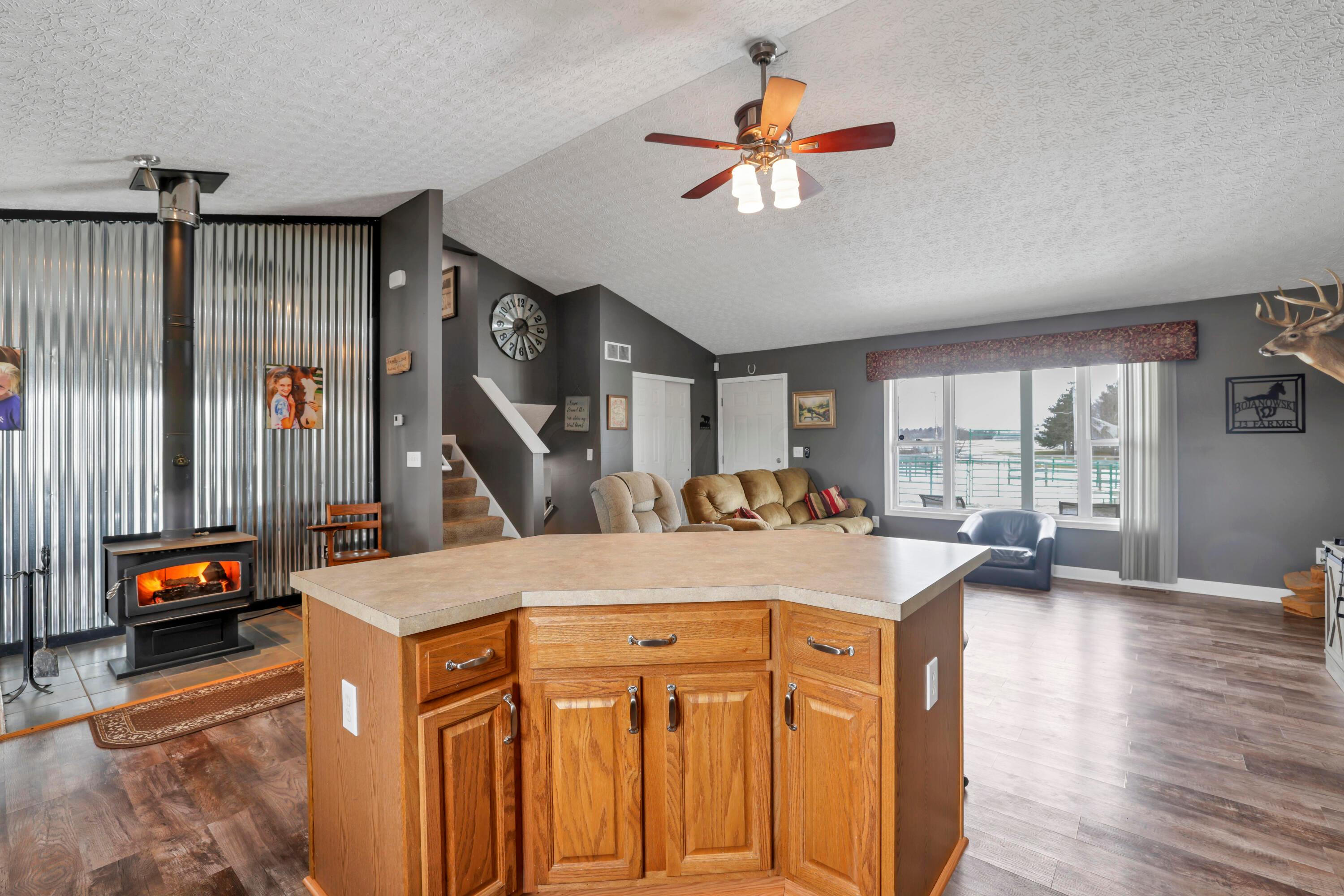 5375 York Road Southwest Pataskala, OH 43062 - Photo 18 of 70 Kitchen island into great room