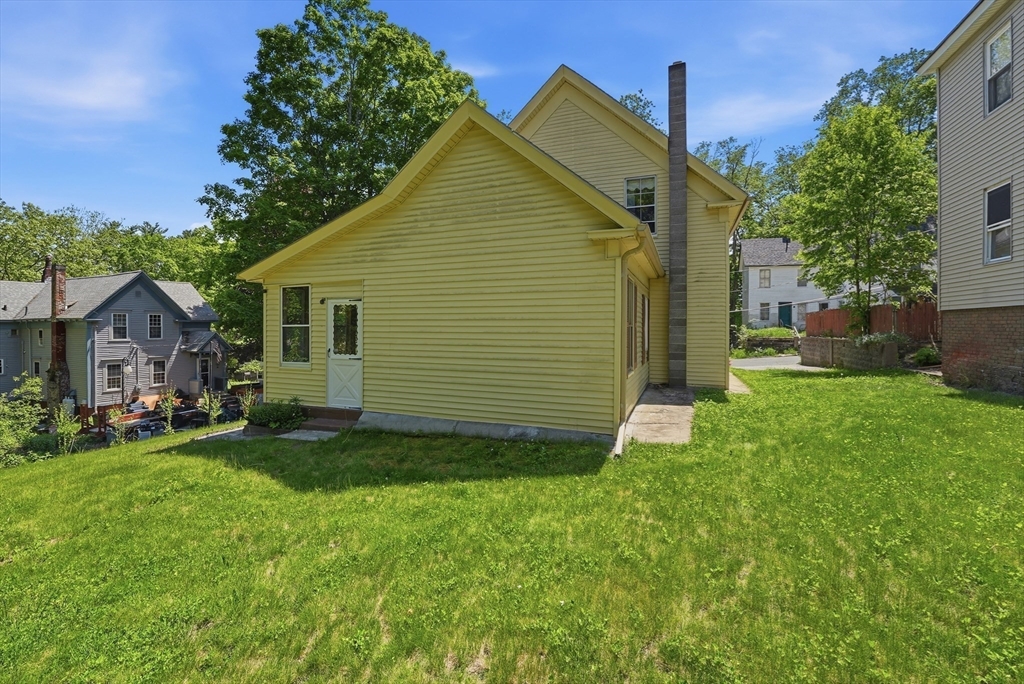 17 East Howe Street Orange, MA 01364 - Photo 31 of 34