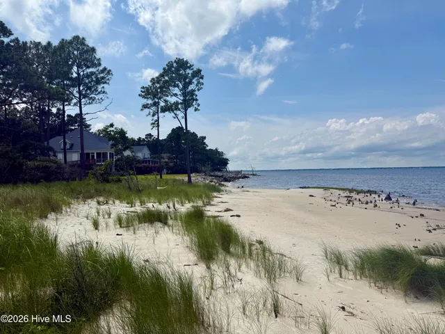 $175,000 | 558 Sandy Point Drive, Beaufort, NC 28516