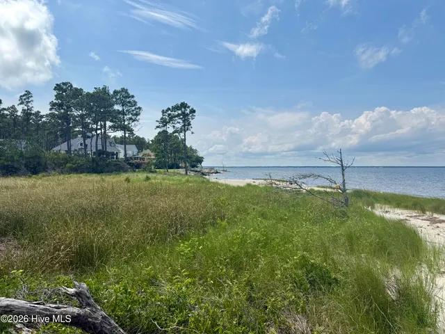 $175,000 | 558 Sandy Point Drive, Beaufort, NC 28516