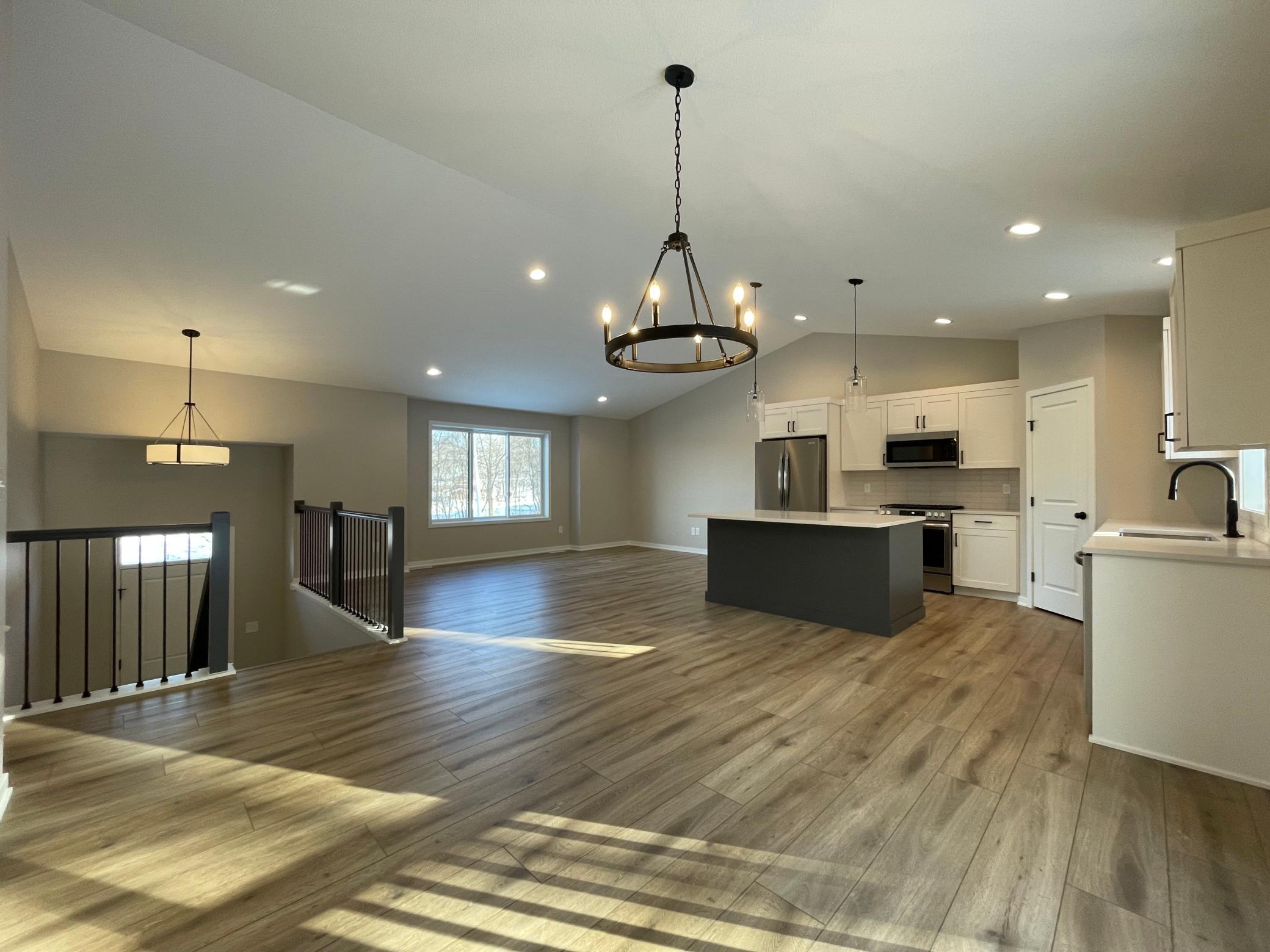 2141 Ponderosa Drive Southwest Rochester, MN 55902 - Photo 2 of 31