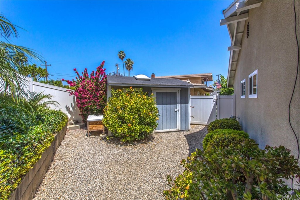 602 Juniper Court Redlands, CA 92374 - Photo 37 of 38 a front view of a house with a yard