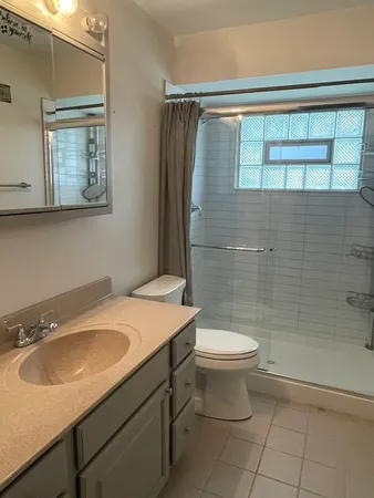 $3,100 | 594 Comstock Avenue, Elmhurst, IL 60126