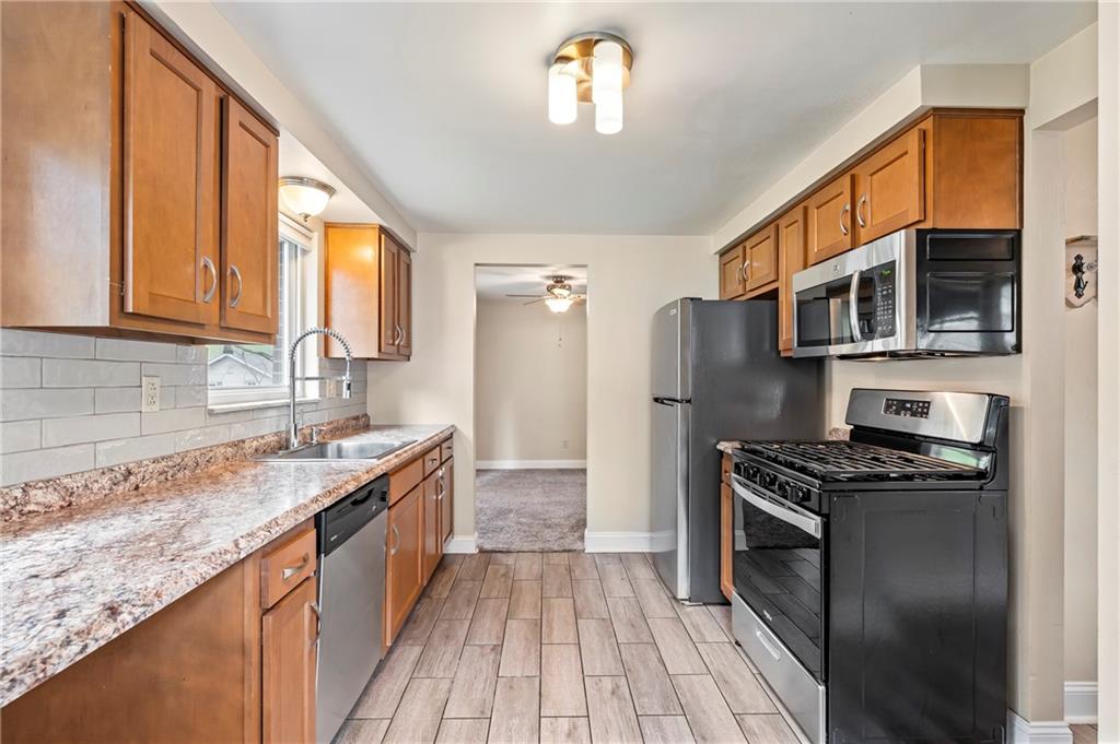 3033 Universal Road Pittsburgh, PA 15235 - Photo 8 of 30