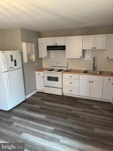 $1,300 | 820 Broad Street, Darby, PA 19023