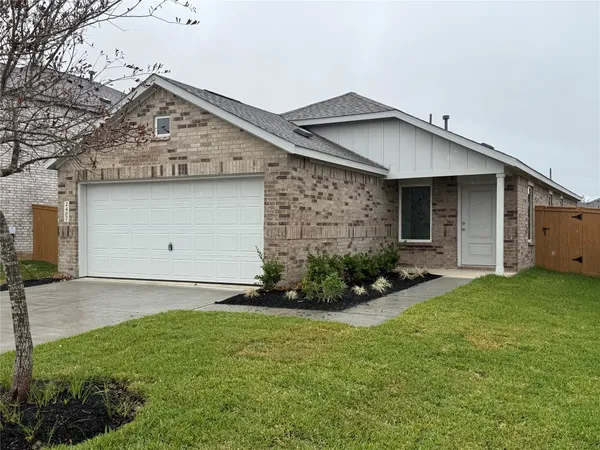 a front view of house with yard