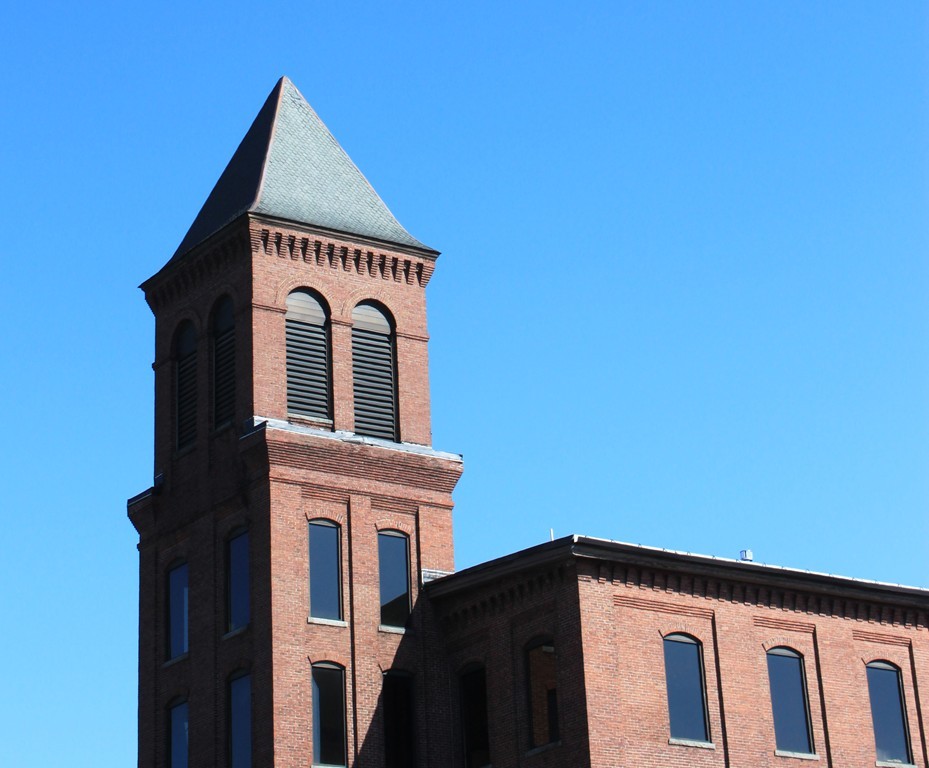 55 Green Street, Unit D147 Clinton, MA 01510 - Photo 15 of 21 a front view of a house