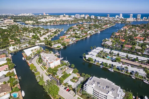 $4,900 | 3705 Northeast 16th Avenue, Oakland Park, FL 33334