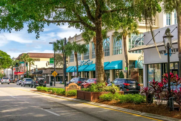 $4,900 | 3705 Northeast 16th Avenue, Oakland Park, FL 33334