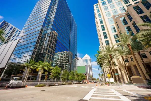 $4,900 | 3705 Northeast 16th Avenue, Oakland Park, FL 33334