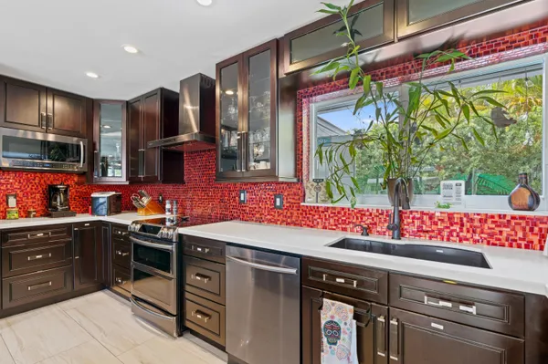 $4,900 | 3705 Northeast 16th Avenue, Oakland Park, FL 33334