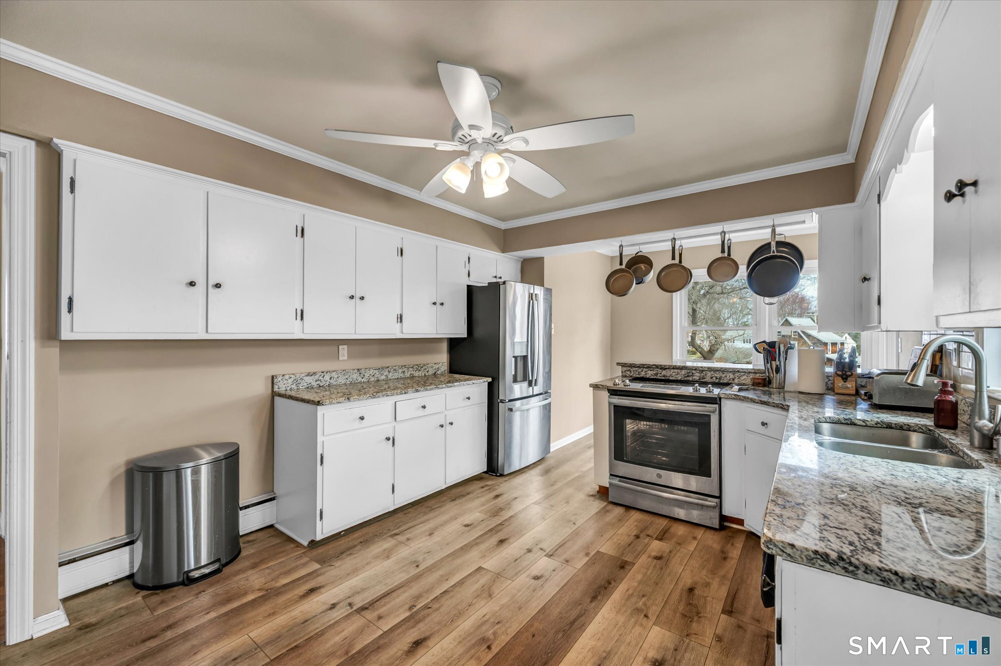 304 Huntington Road Stratford, CT 06614 - Photo 11 of 33