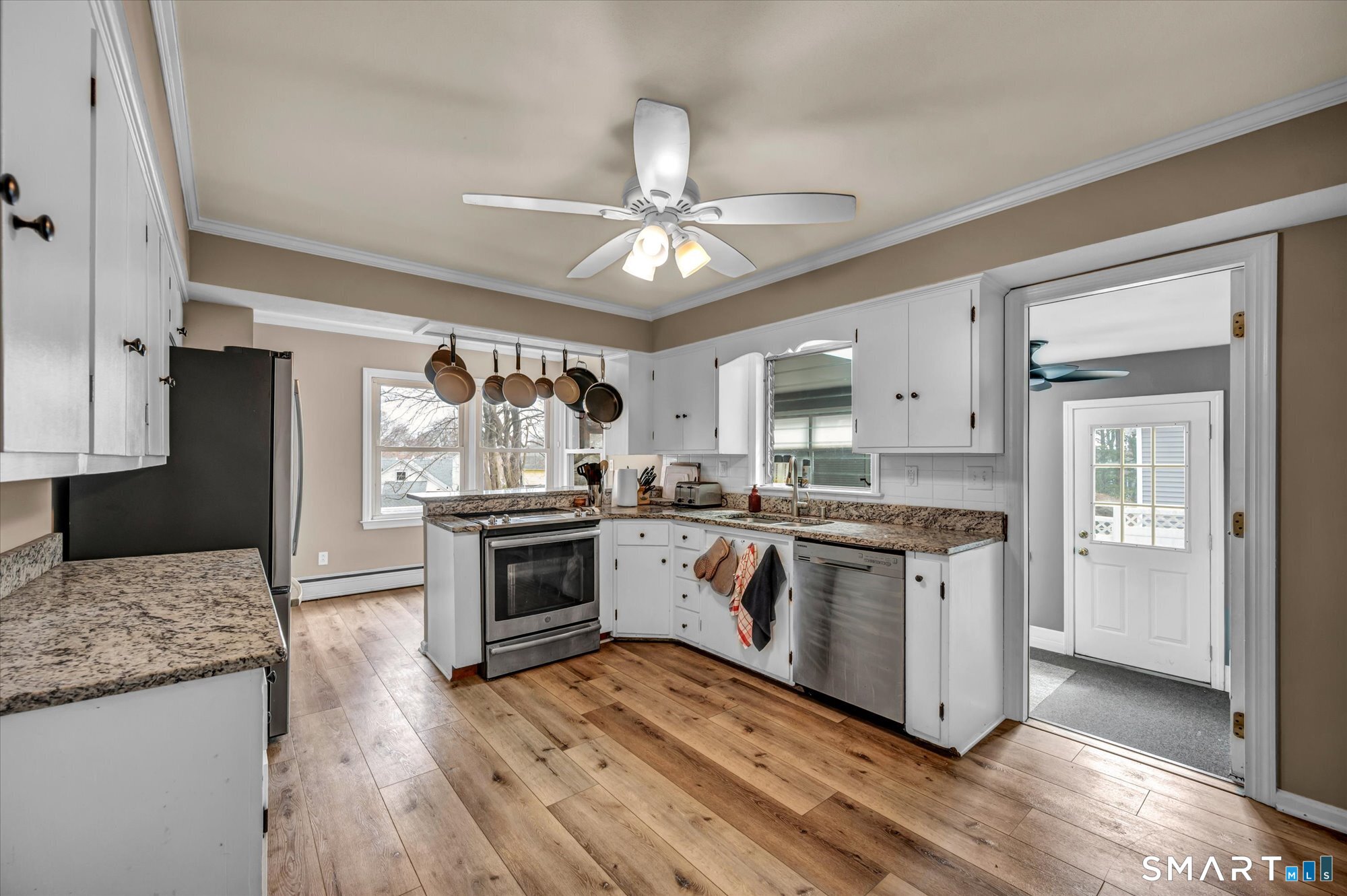 304 Huntington Road Stratford, CT 06614 - Photo 16 of 33