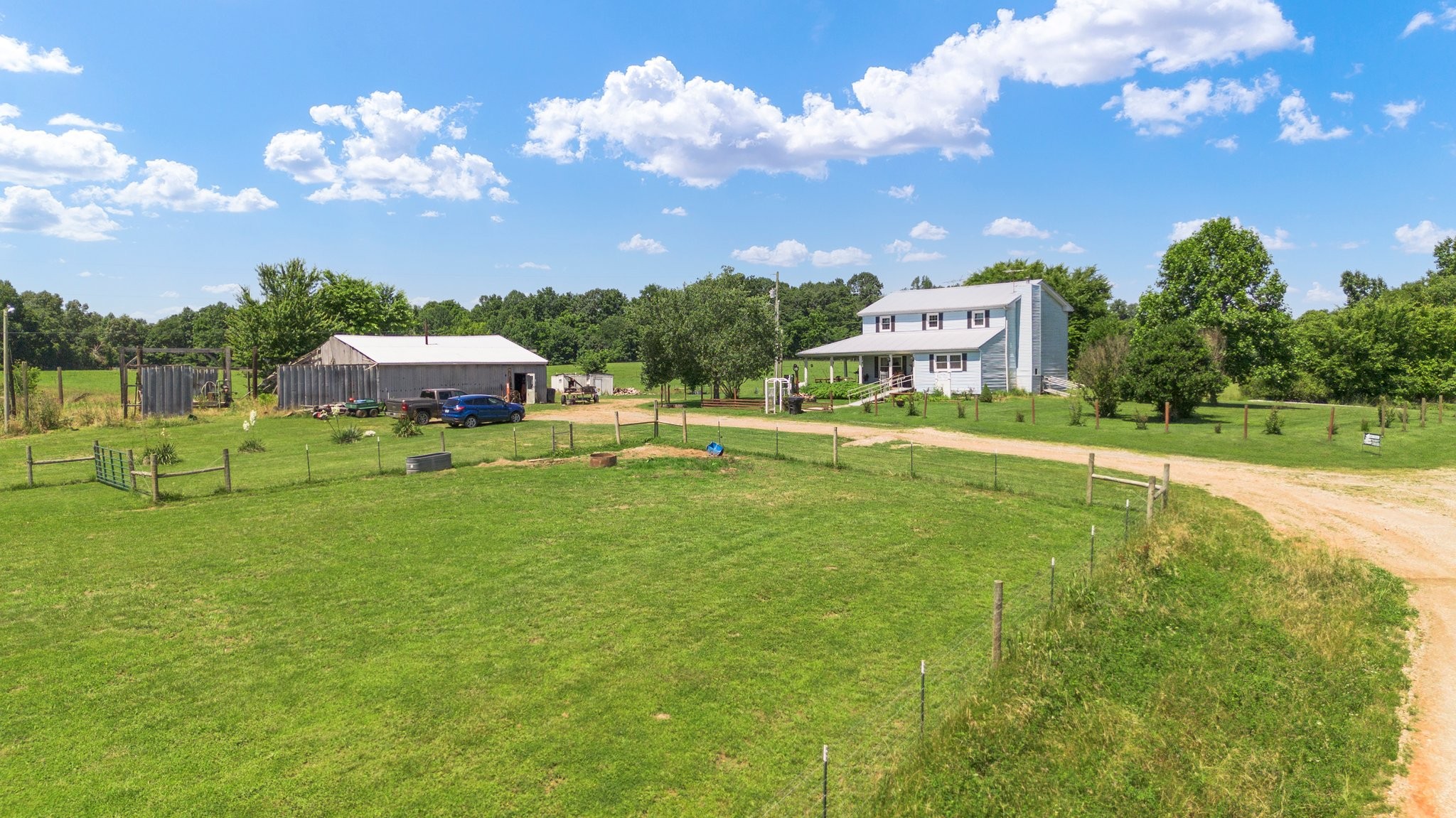 245 Fanny Tom Gains Road Franklin, KY 42134 - Photo 8 of 19 a view of a house with a big yard