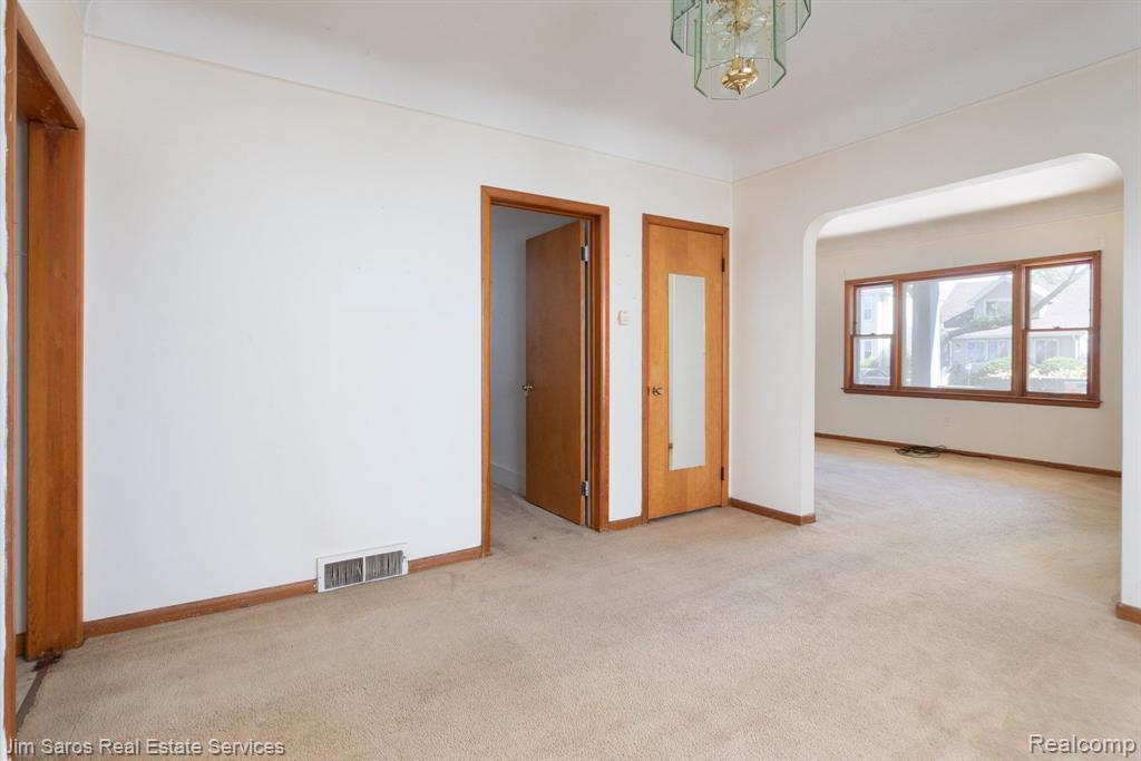 1471 Wayburn Street Grosse Pointe, MI 48230 - Photo 6 of 15