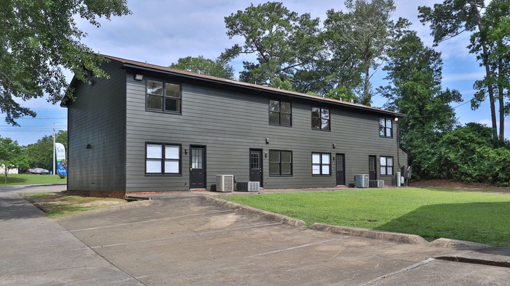 3660 Maryland Circle, Unit C Columbus, GA 31907 - Photo 21 of 21 a front view of a house with a garden