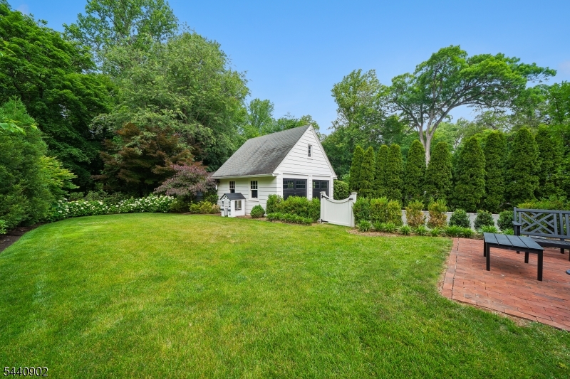 27 Pine Grove Avenue Summit, NJ 07901 - Photo 32 of 37