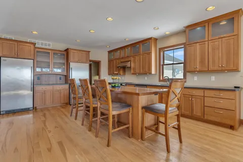 $695,000 | 17216 County Road 5 Northwest, New London, MN 56273