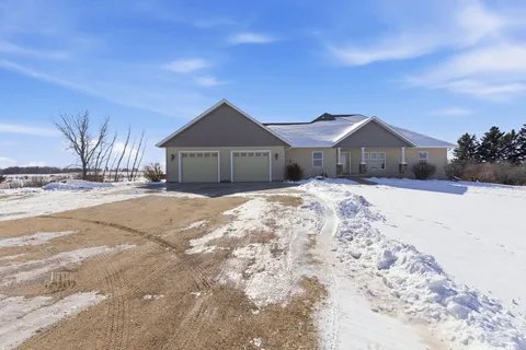 $695,000 | 17216 County Road 5 Northwest, New London, MN 56273