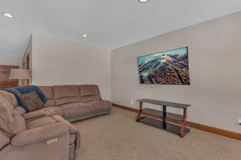 $695,000 | 17216 County Road 5 Northwest, New London, MN 56273